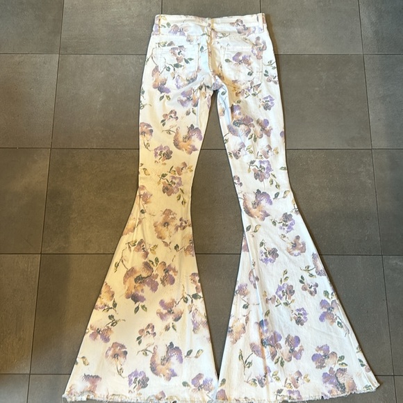 Free People Low Rise,Printed ,Super Flare Jeans - Picture 10 of 11